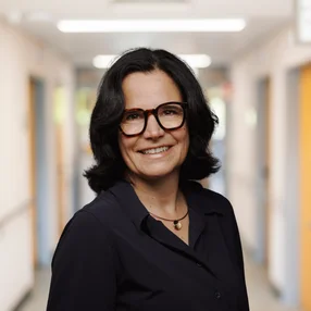 Dr. Tina Groll
